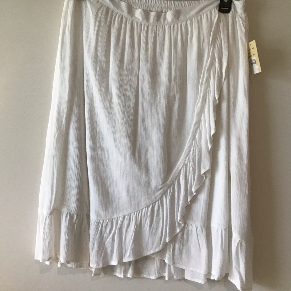 Skirt Large White Soft Crinkle NWT SW New York